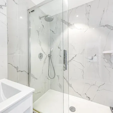 Appartement Moderne A Choisy-Le-Roi - Rer C & Tram - Paris Direct アパート ショワジー・ル・ロワ